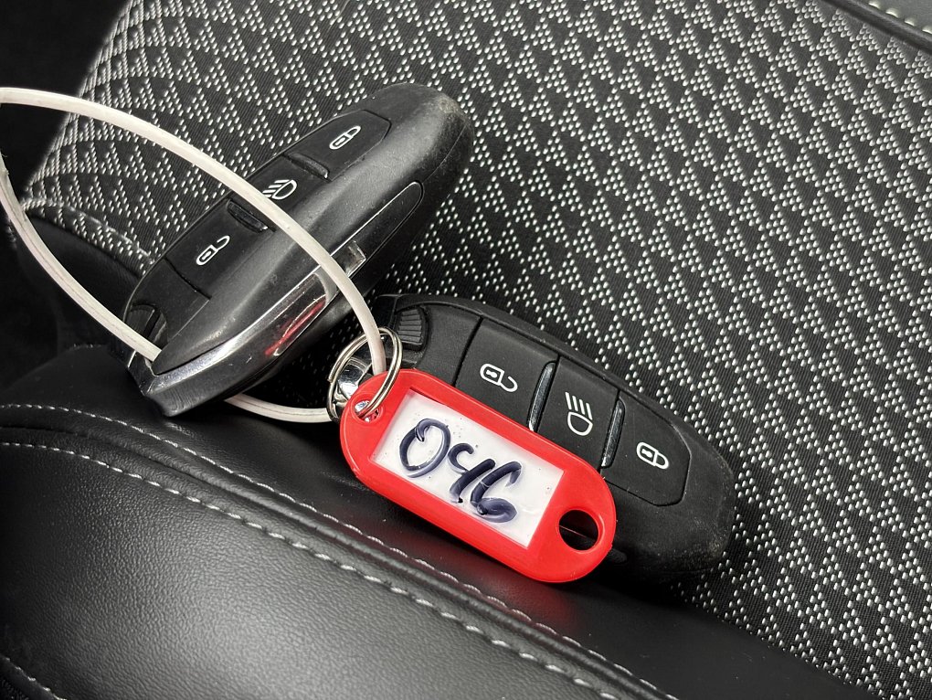 Peugeot 2008 1.2 PT GT Line