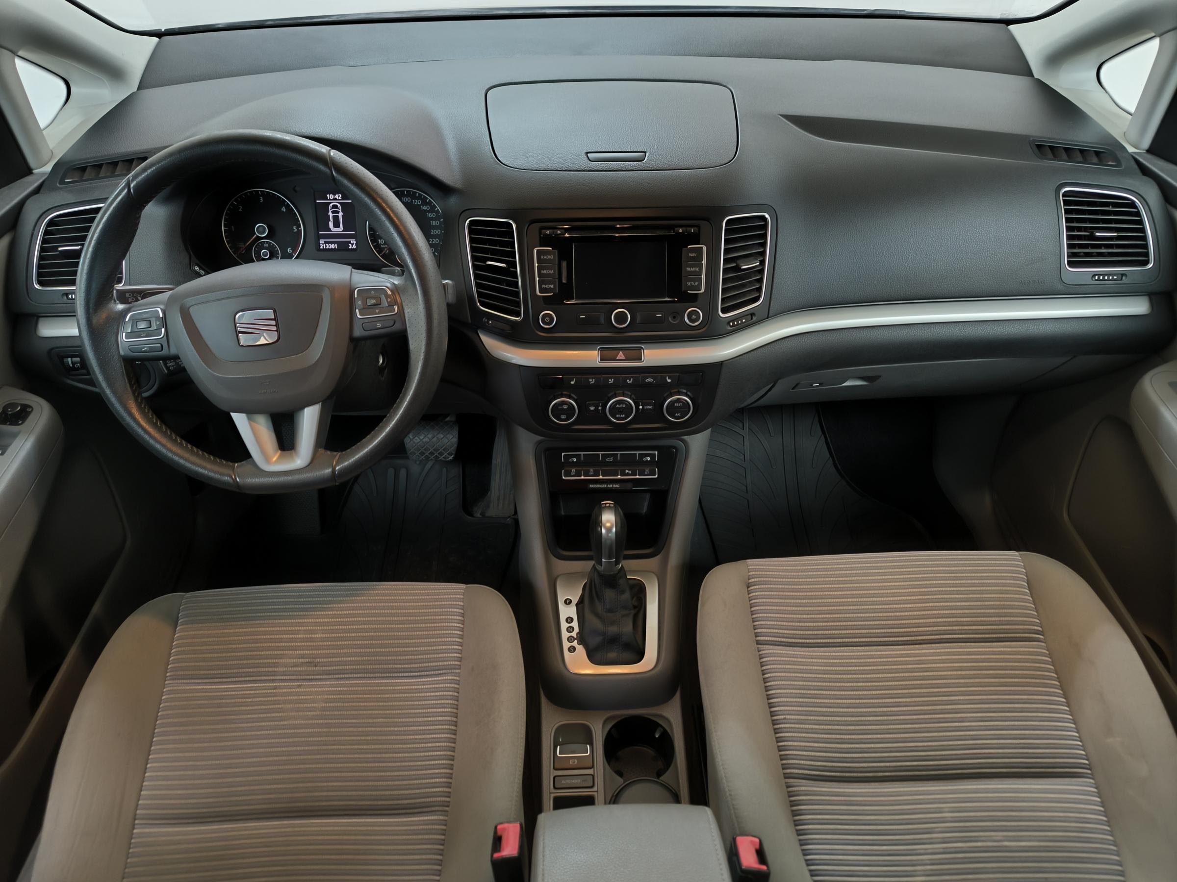 Seat Alhambra, 2013 - pohled č. 12
