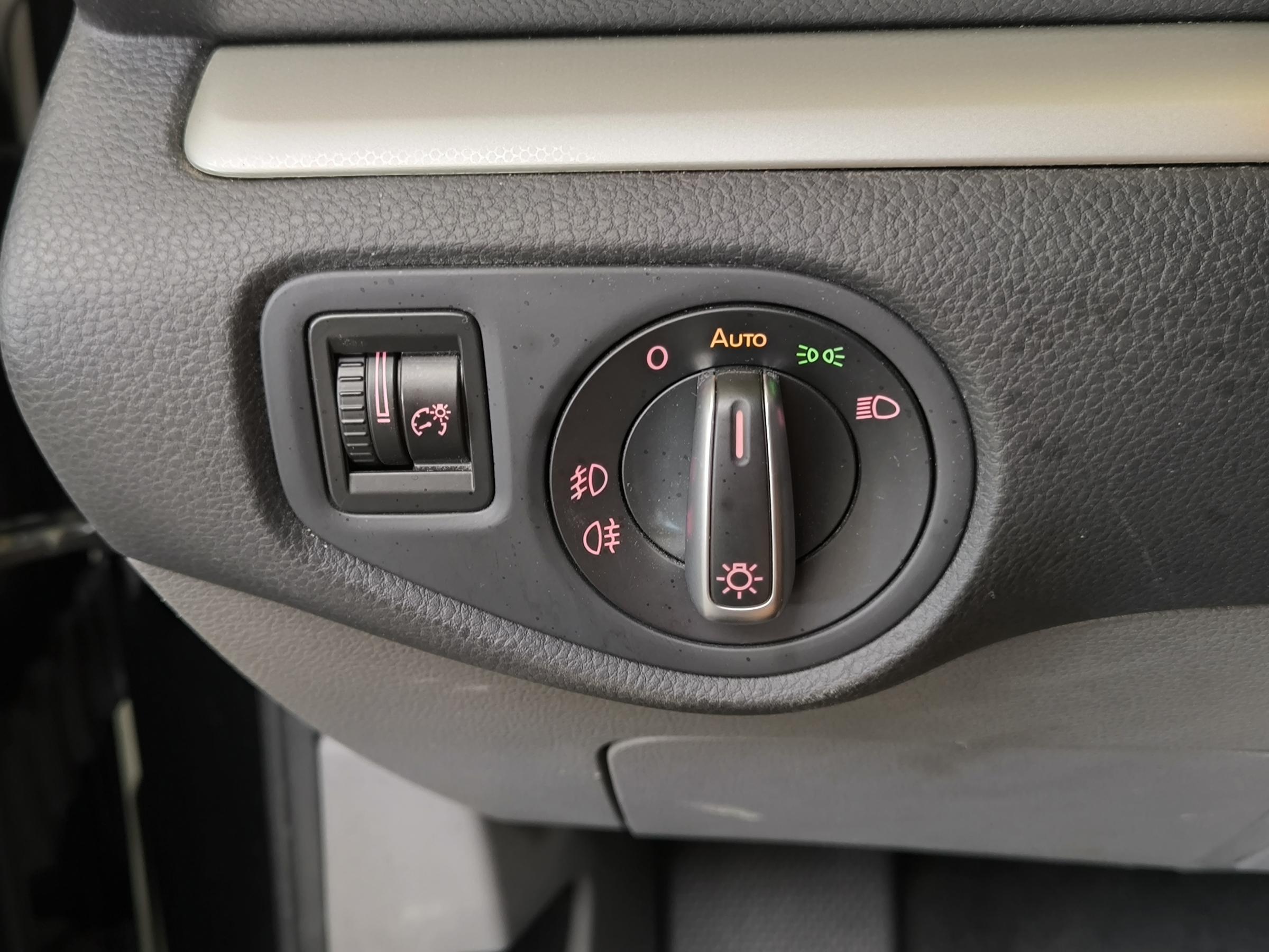 Seat Alhambra, 2013 - pohled č. 16