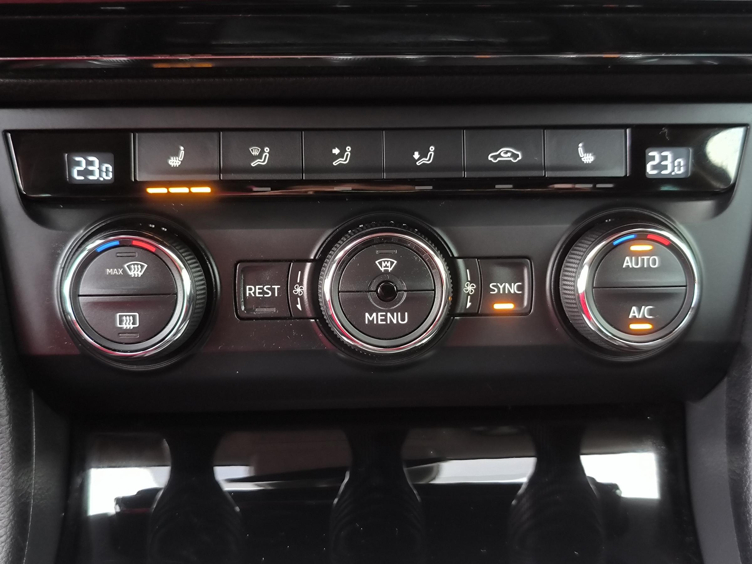 Škoda Superb III, 2016 - pohled č. 16