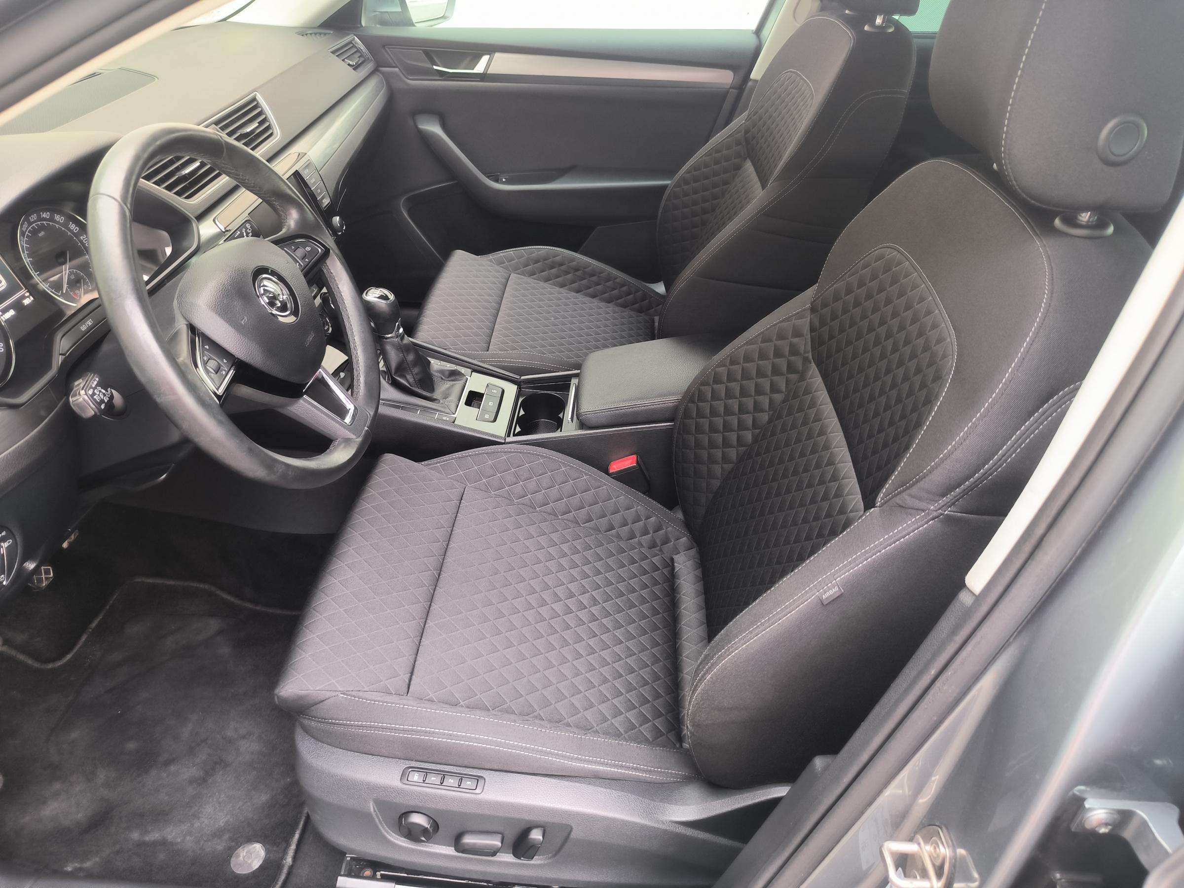 Škoda Superb III, 2016 - pohled č. 9