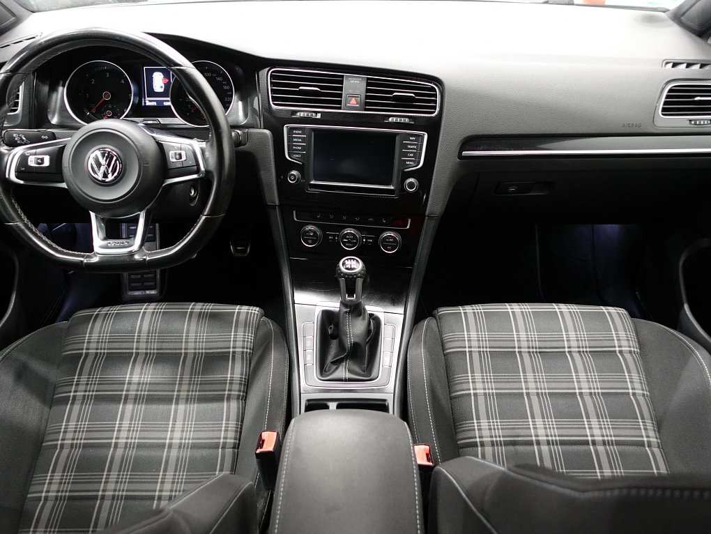 Volkswagen Golf 2.0TDi GTD
