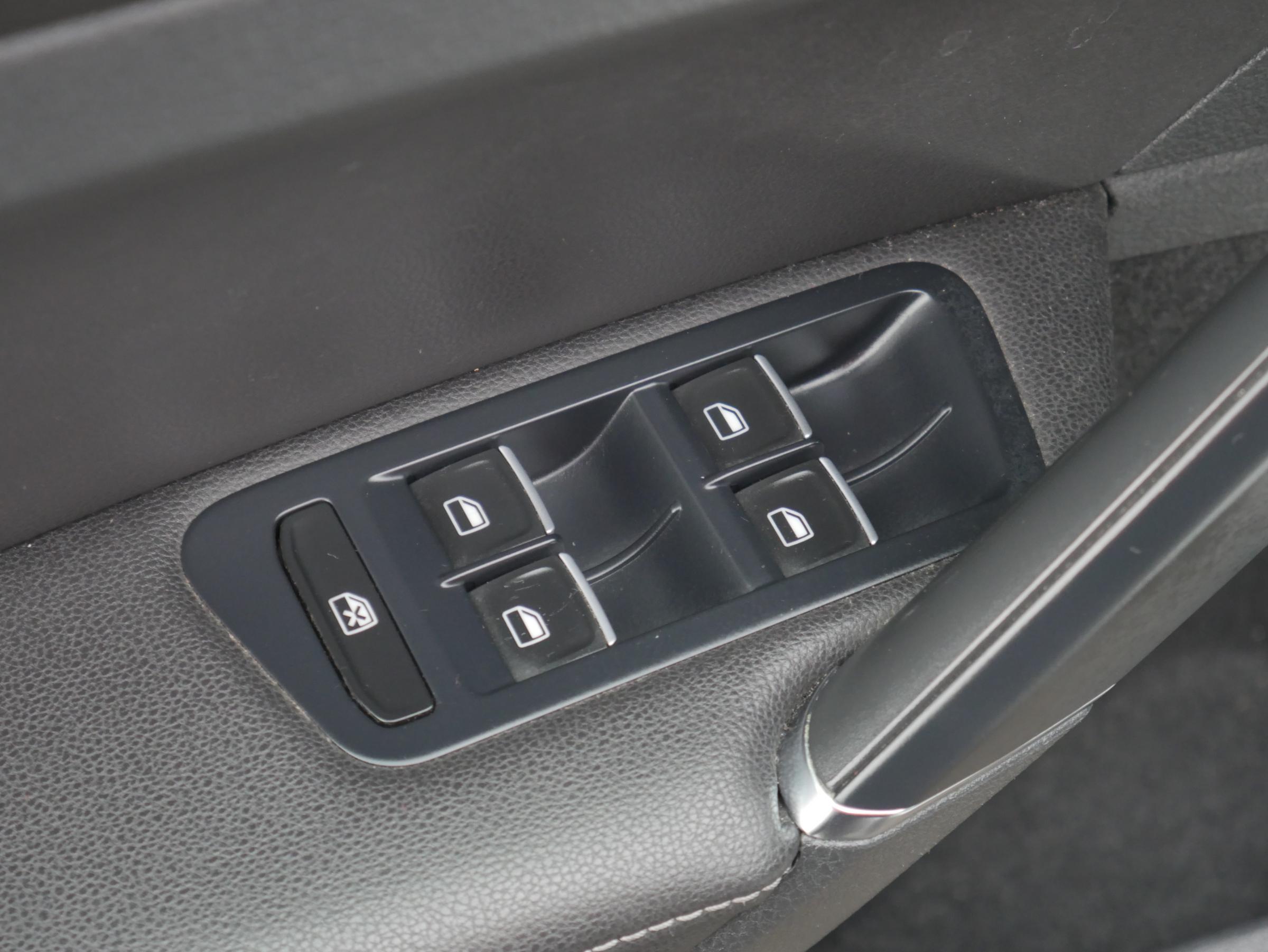 Volkswagen Golf, 2013 - pohled č. 21