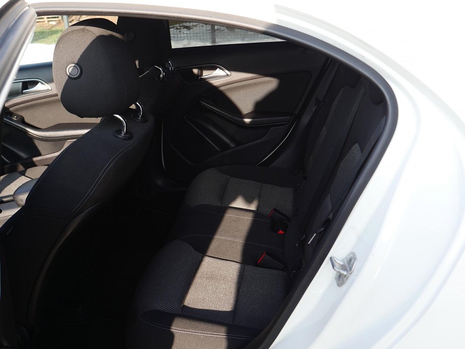 Mercedes-Benz Třída A 1.6i  A180