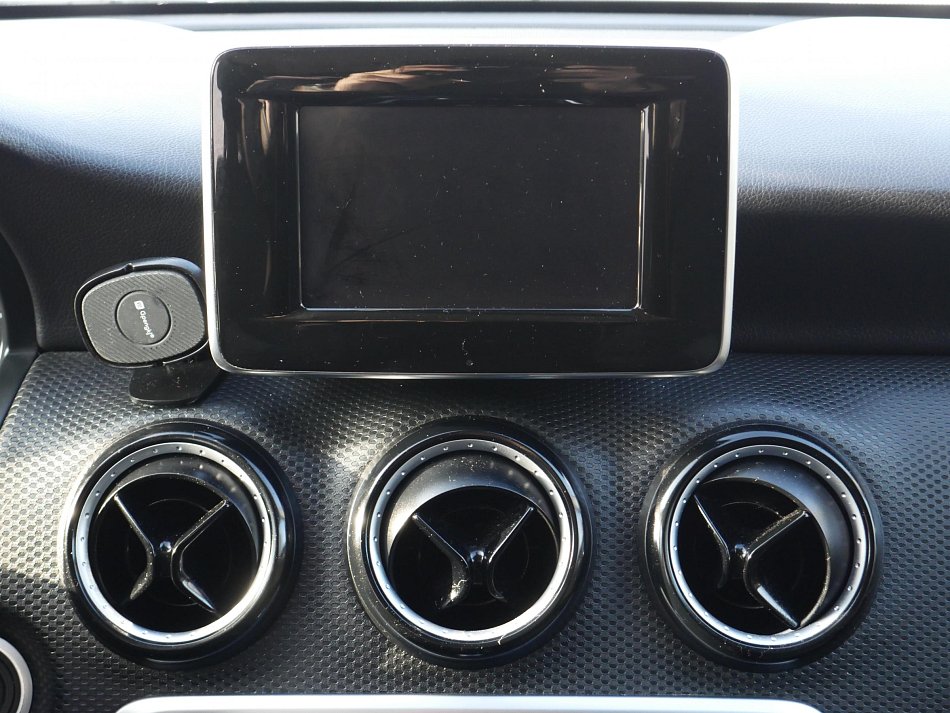 Mercedes-Benz Třída A 1.6i  A180