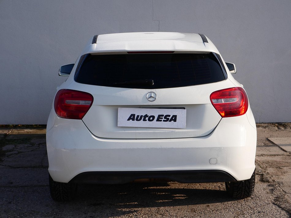 Mercedes-Benz Třída A 1.6i  A180