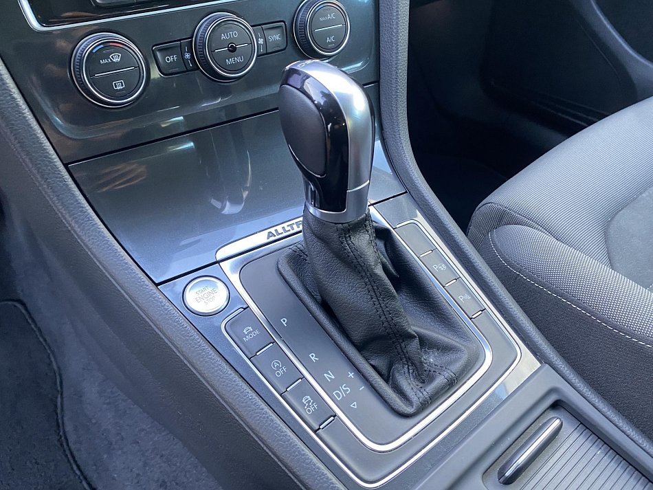 Volkswagen Golf 2.0 TDI 