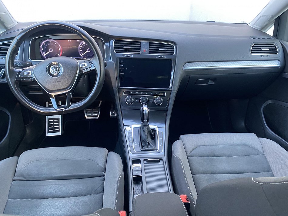 Volkswagen Golf 2.0 TDI 