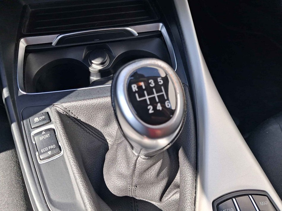 BMW Řada 1 2.0i Advantage 120i