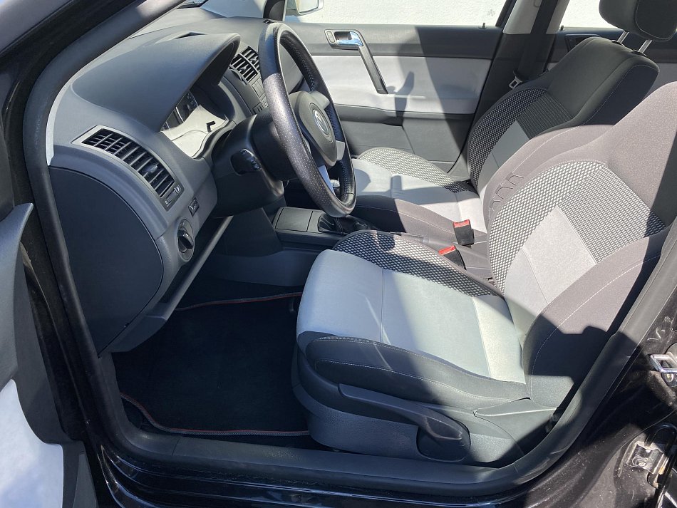 Volkswagen Polo 1.4i CROSS