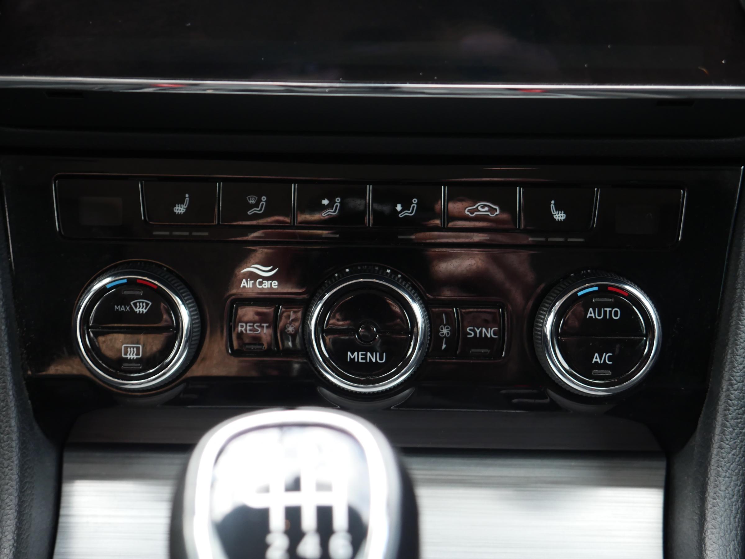 Škoda Superb III, 2022 - pohled č. 17