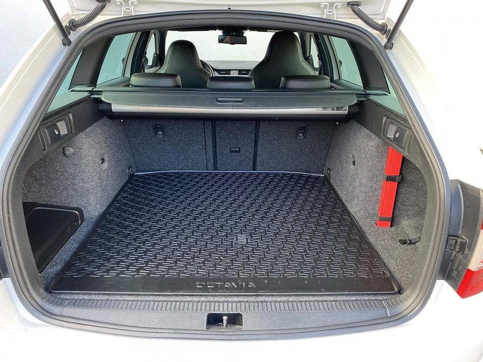 Škoda Octavia III 2.0 TSi RS Challange