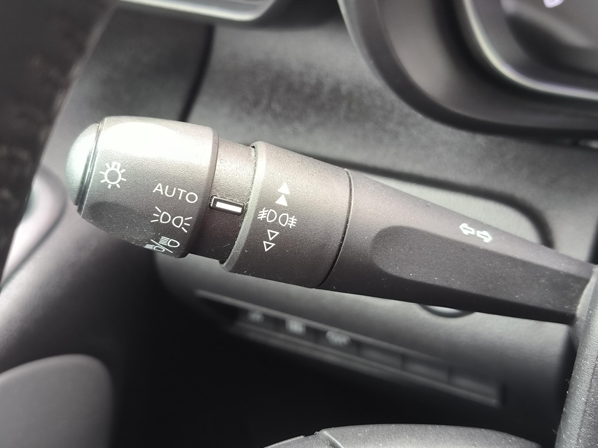 Citroën Berlingo, 2019 - pohled č. 21