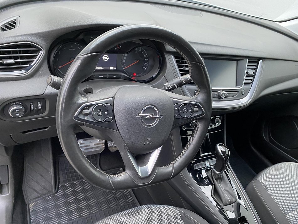 Opel Grandland X 1.2 PT 