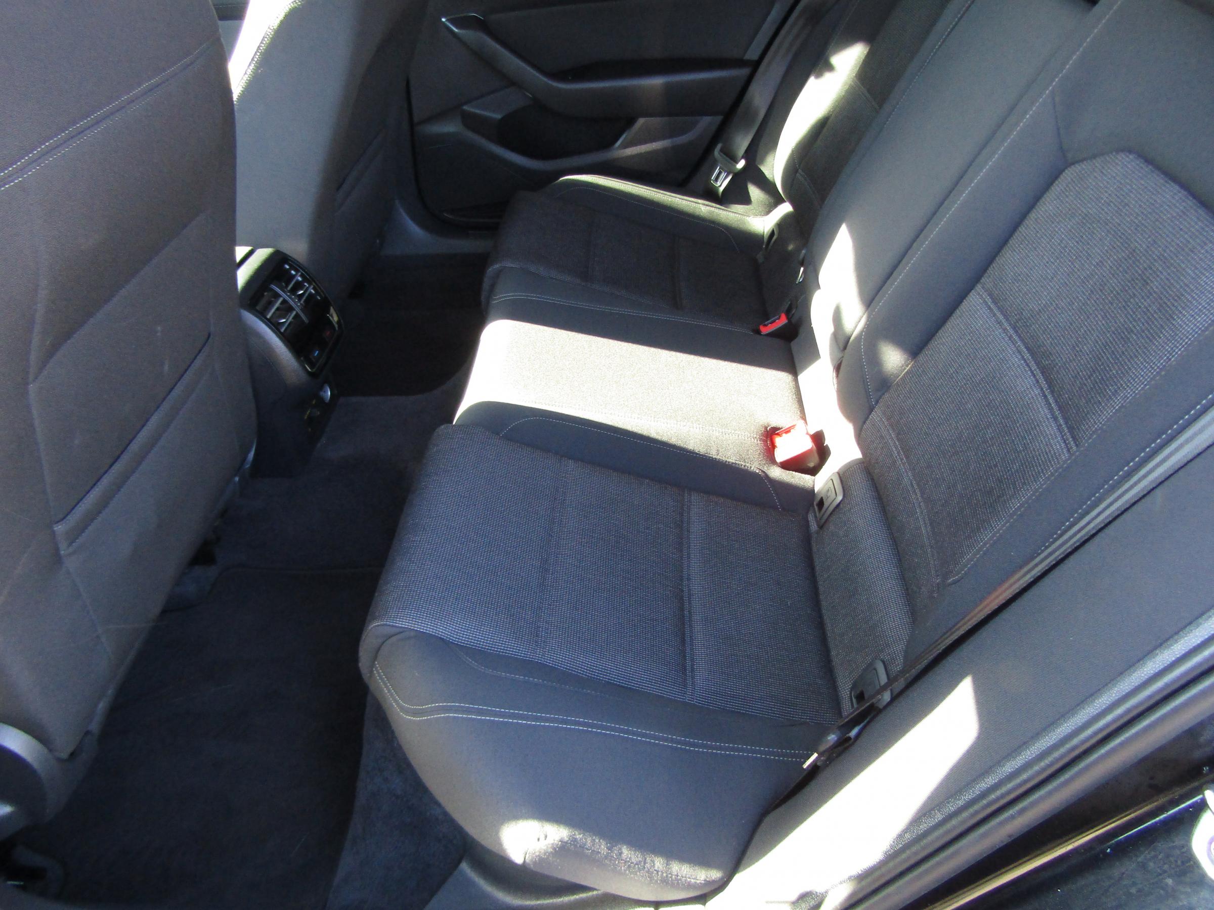 Volkswagen Passat, 2015 - pohled č. 10