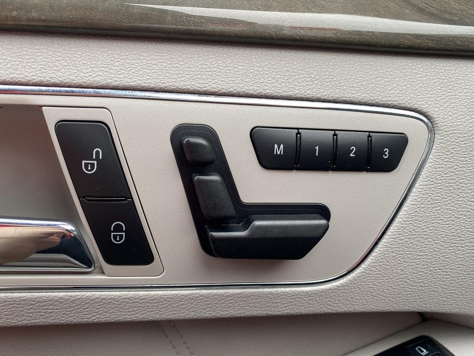 Mercedes-Benz Třída E 3.0CDi  E350 4Mat