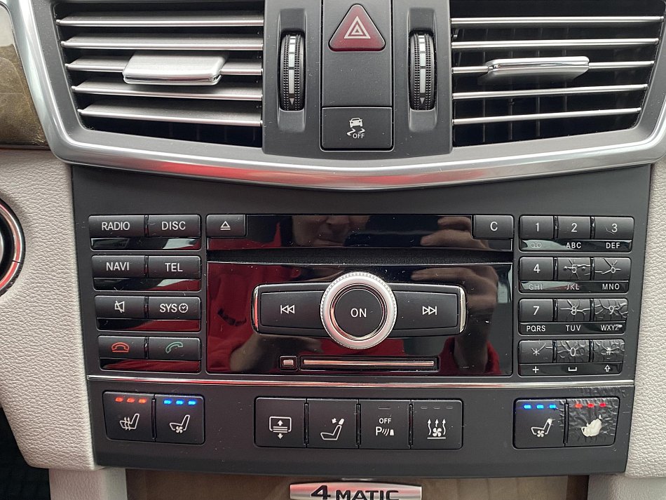 Mercedes-Benz Třída E 3.0CDi  E350 4Mat