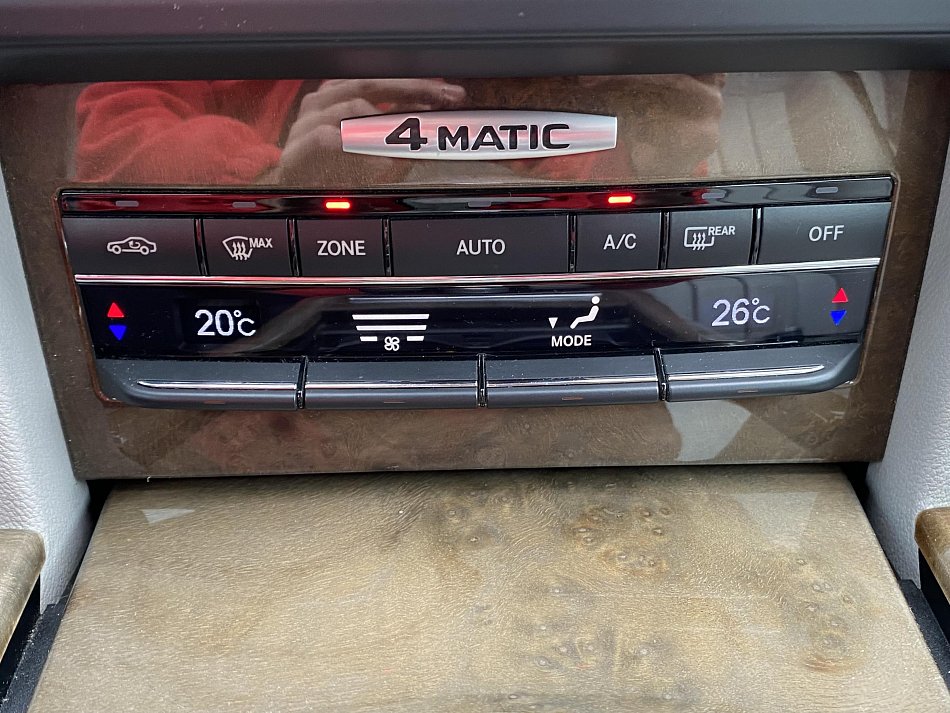 Mercedes-Benz Třída E 3.0CDi  E350 4Mat