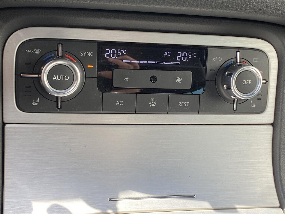 Volkswagen Touareg 3.0 TDi V6  4x4