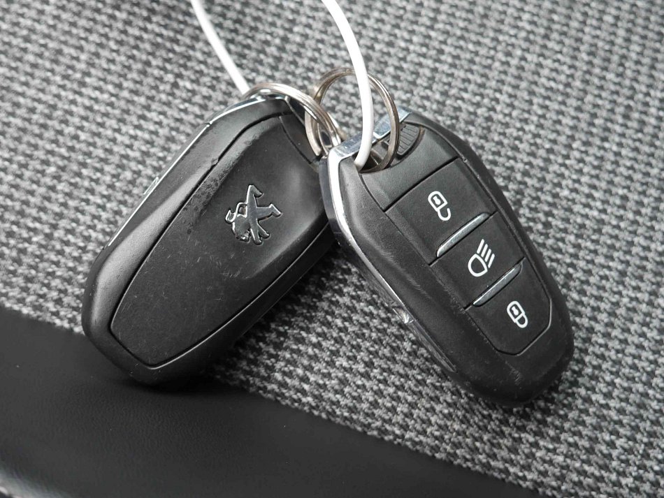 Peugeot 5008 1.2PT Allure