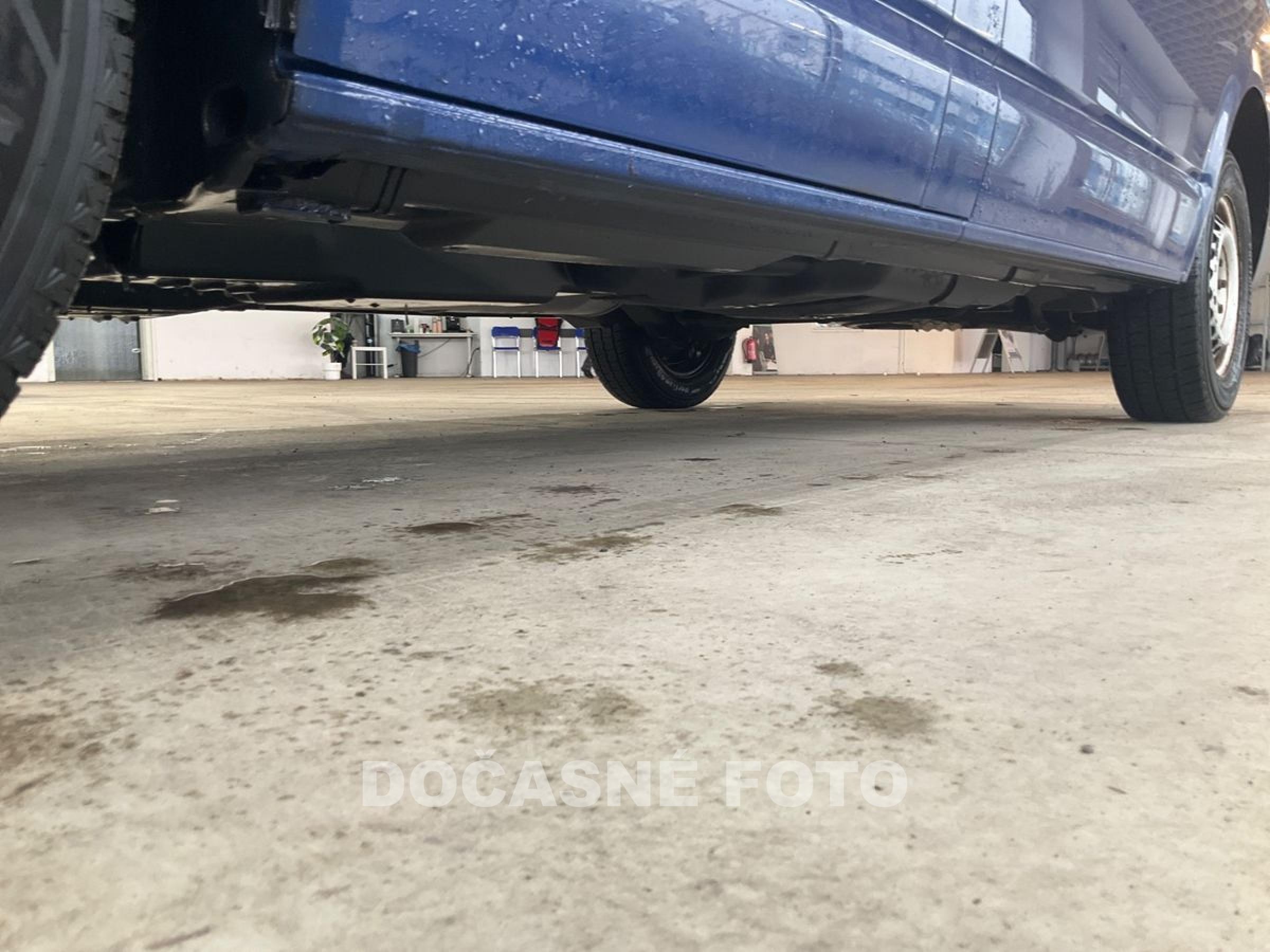 Volkswagen Transporter, 2014 - pohled č. 4