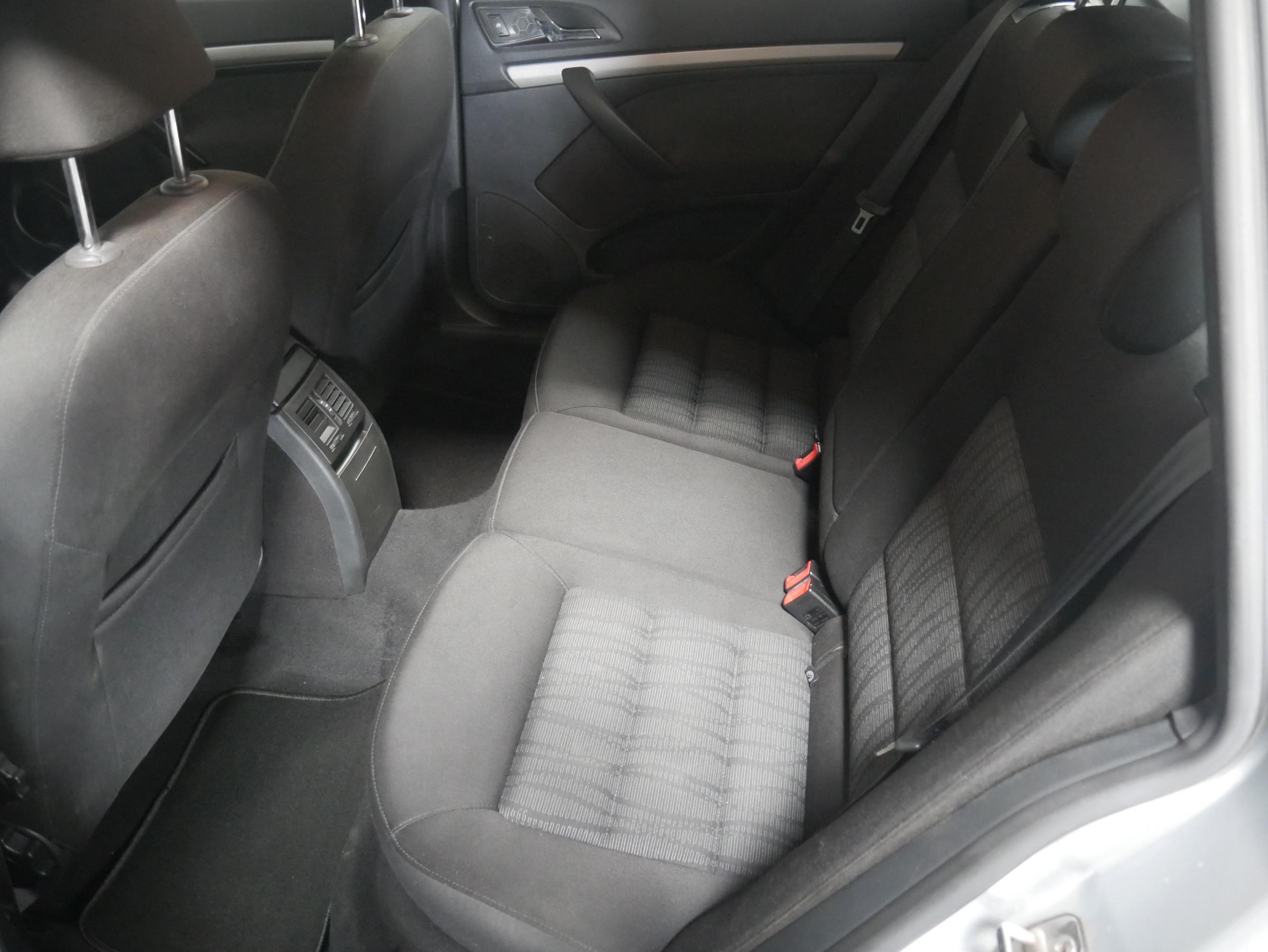 Škoda Octavia II, 2012 - pohled č. 11