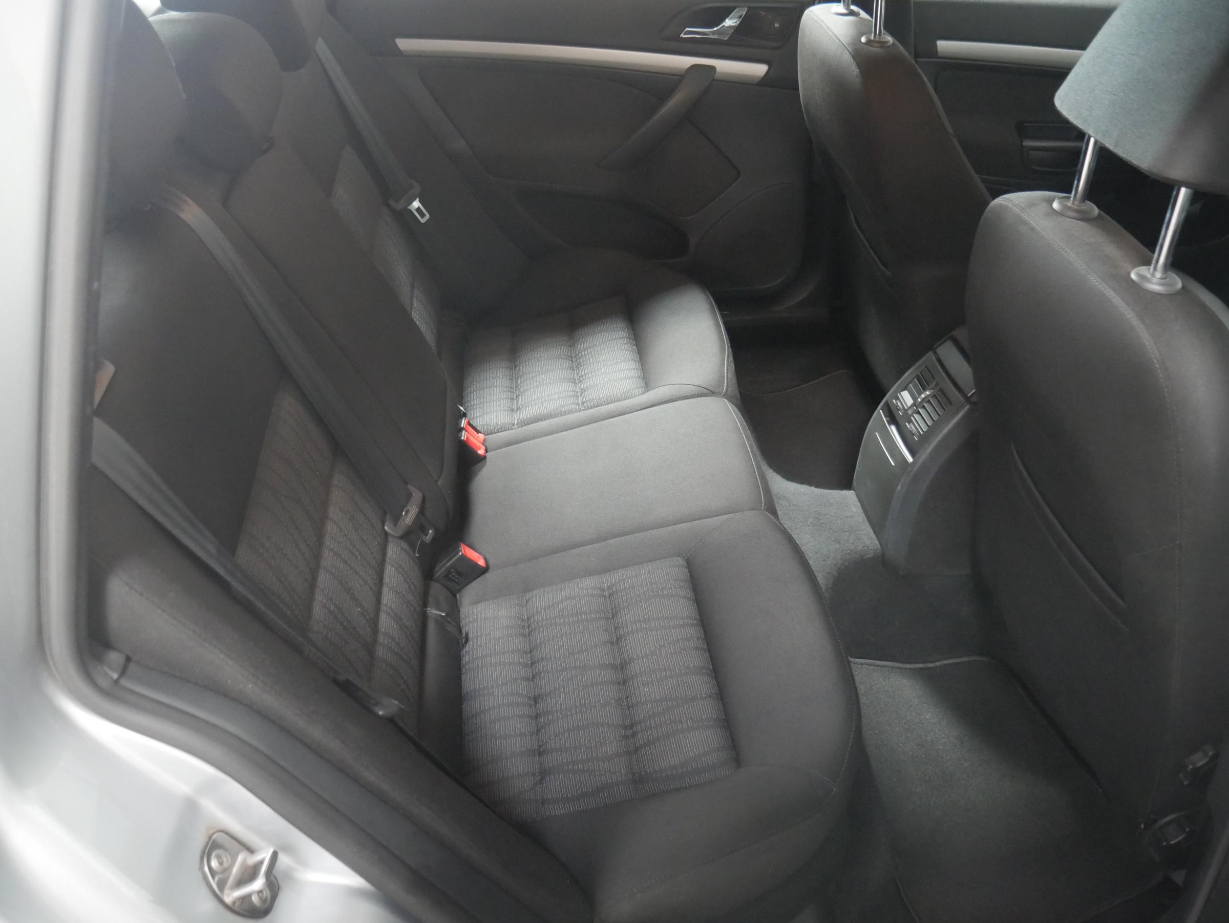 Škoda Octavia II, 2012 - pohled č. 13