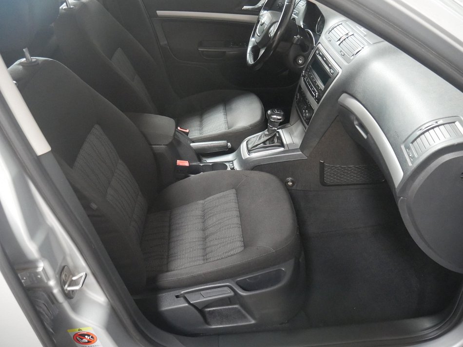 Škoda Octavia II 1.6 TDi Elegance