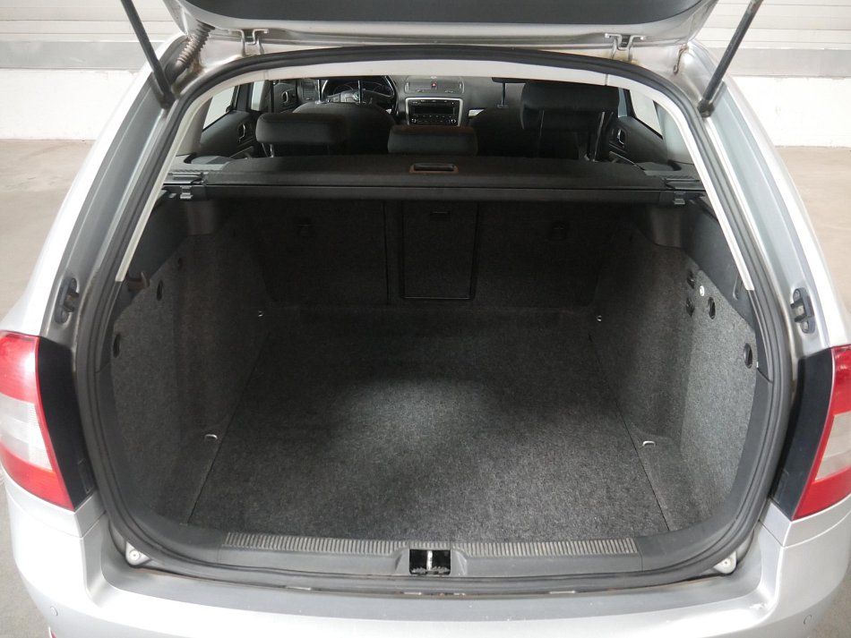 Škoda Octavia II 1.6 TDi Elegance