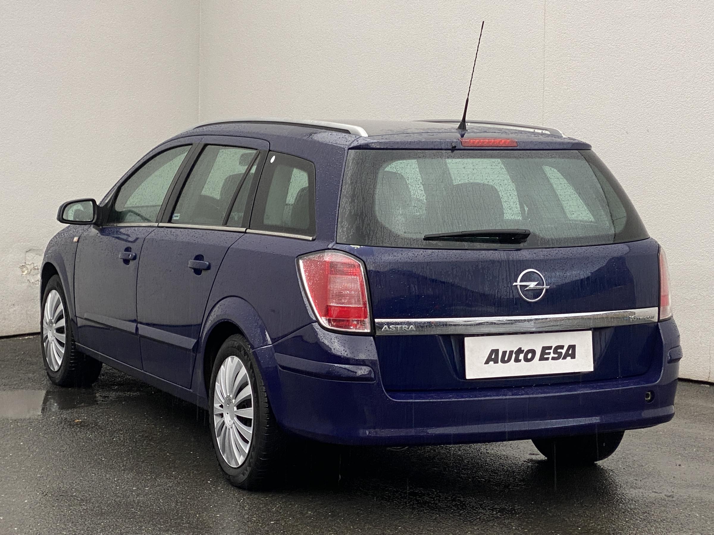 Opel Astra, 2005 - pohled č. 6