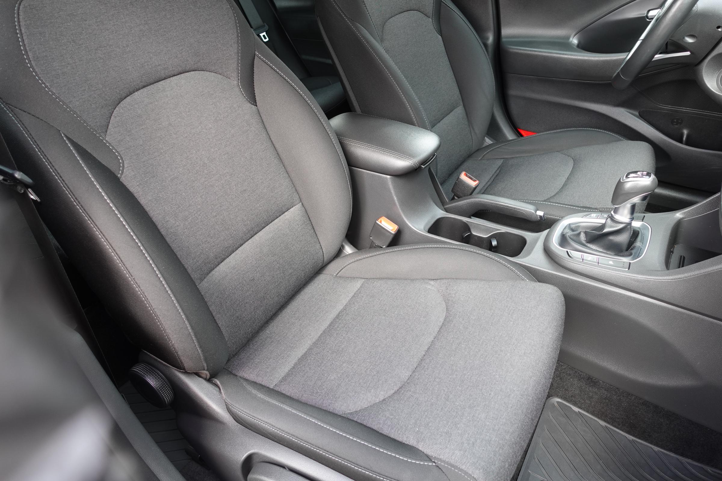 Hyundai i30, 2021 - pohled č. 12