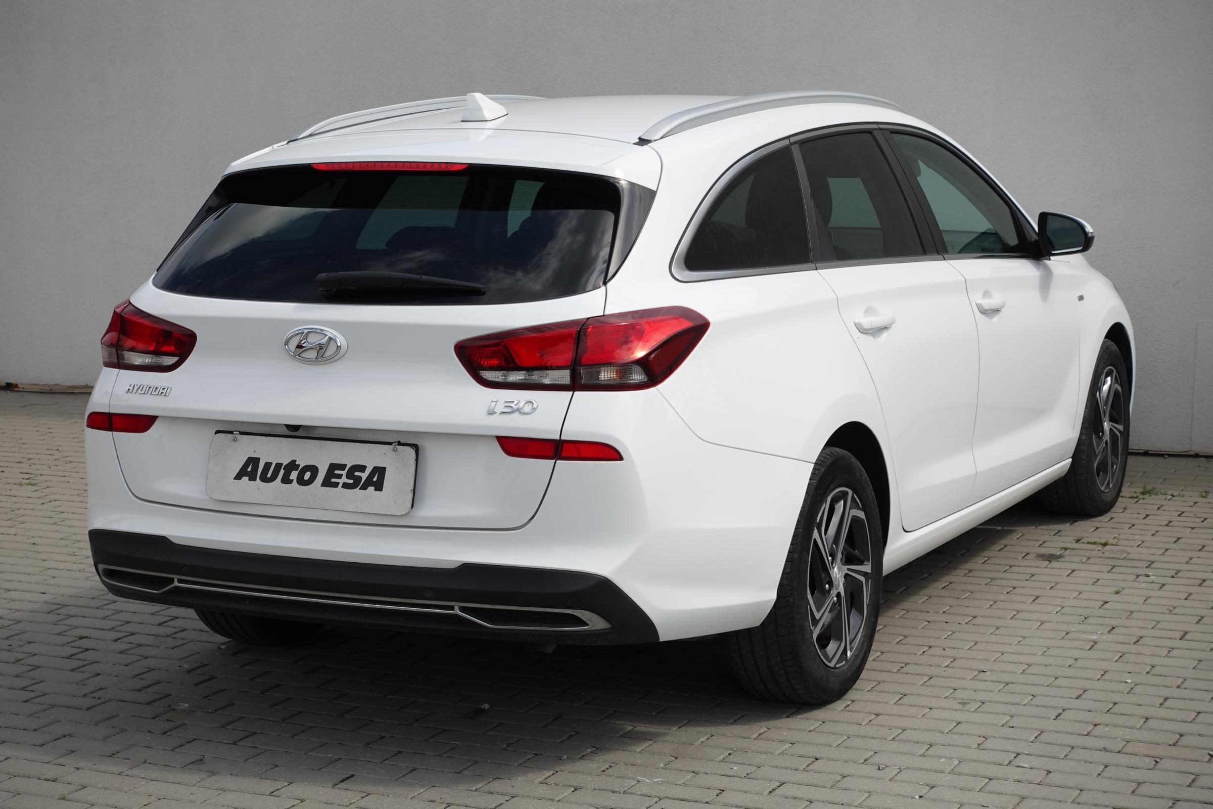 Hyundai i30, 2021 - pohled č. 6