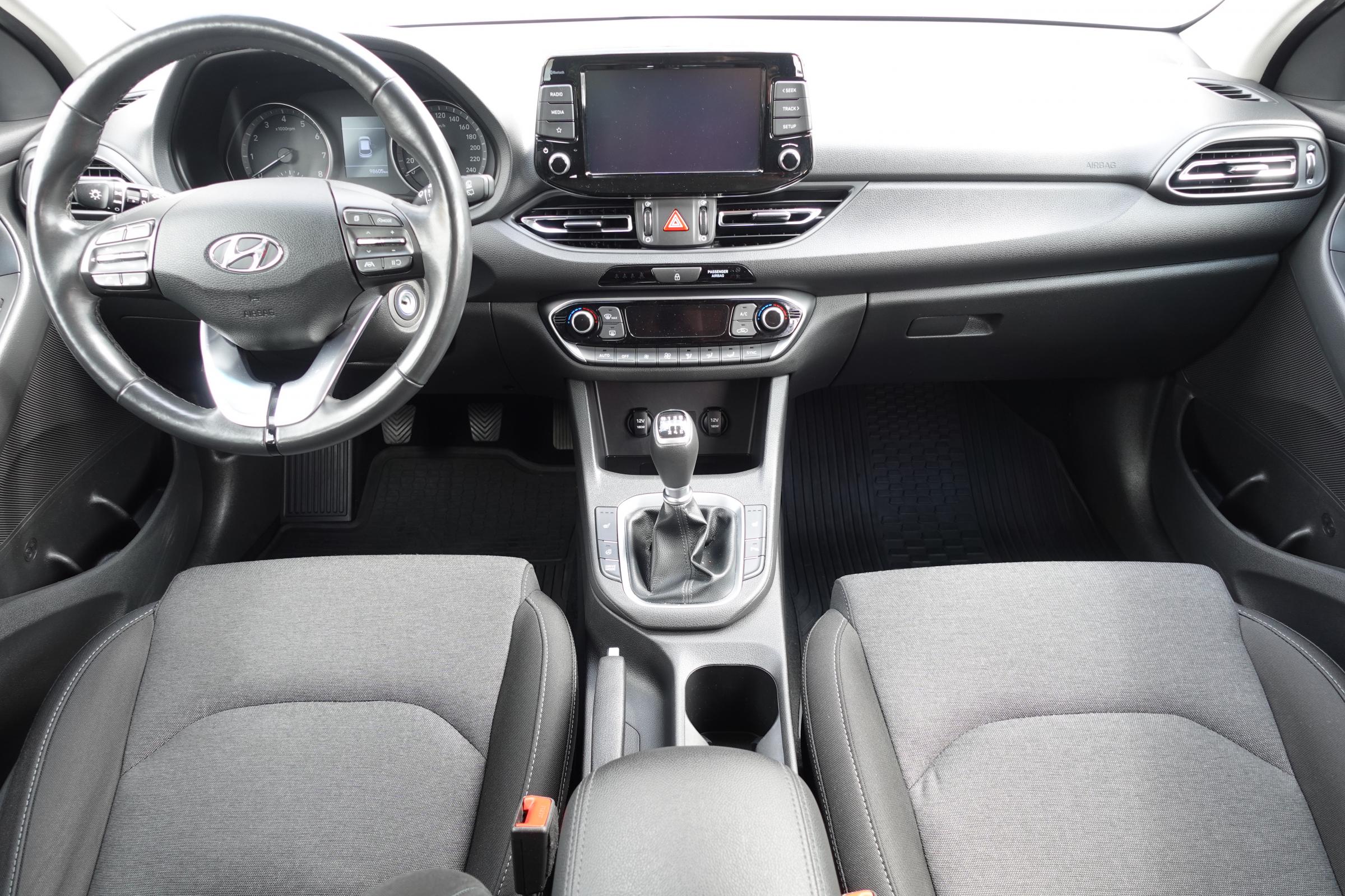 Hyundai i30, 2021 - pohled č. 8