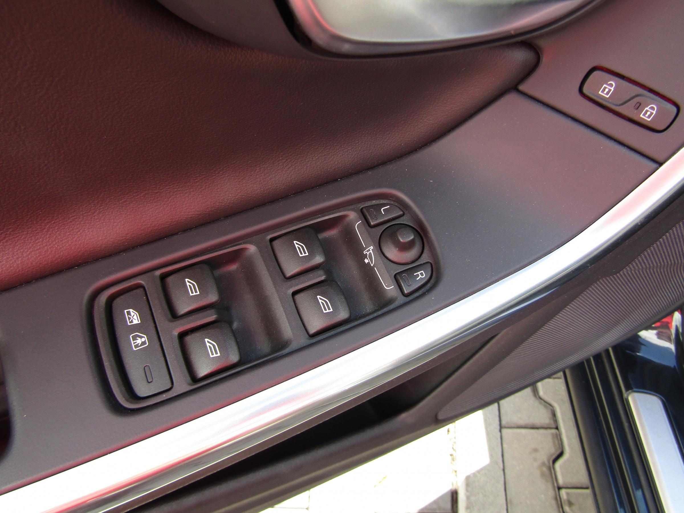 Volvo V60, 2018 - pohled č. 12