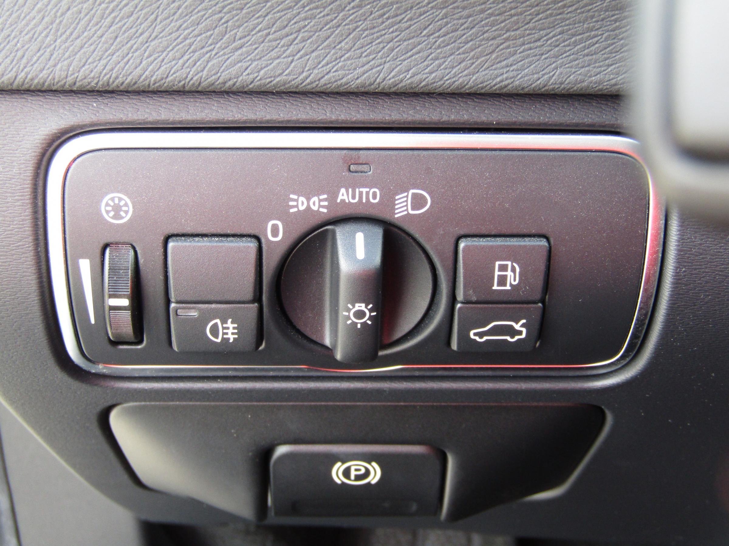 Volvo V60, 2018 - pohled č. 13