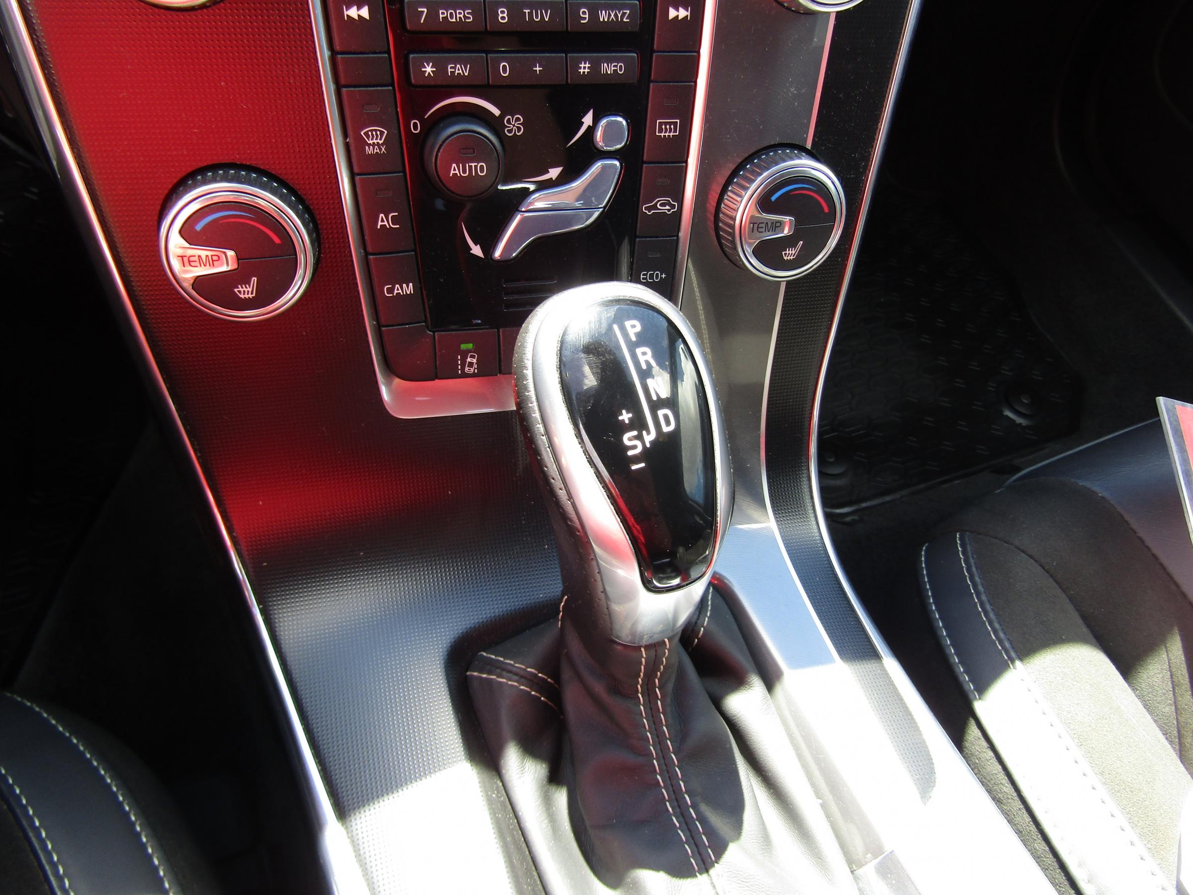 Volvo V60, 2018 - pohled č. 19