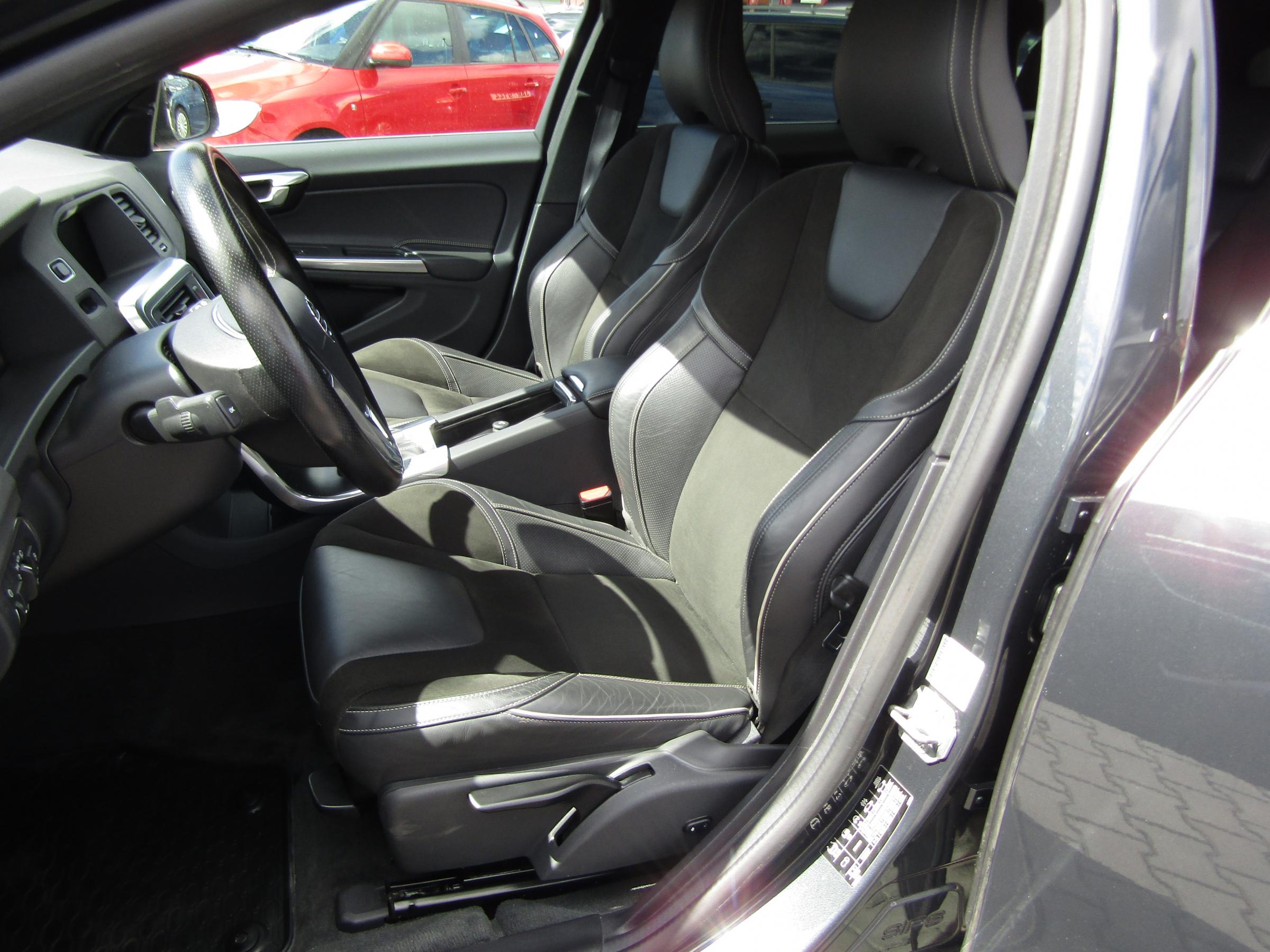 Volvo V60, 2018 - pohled č. 9