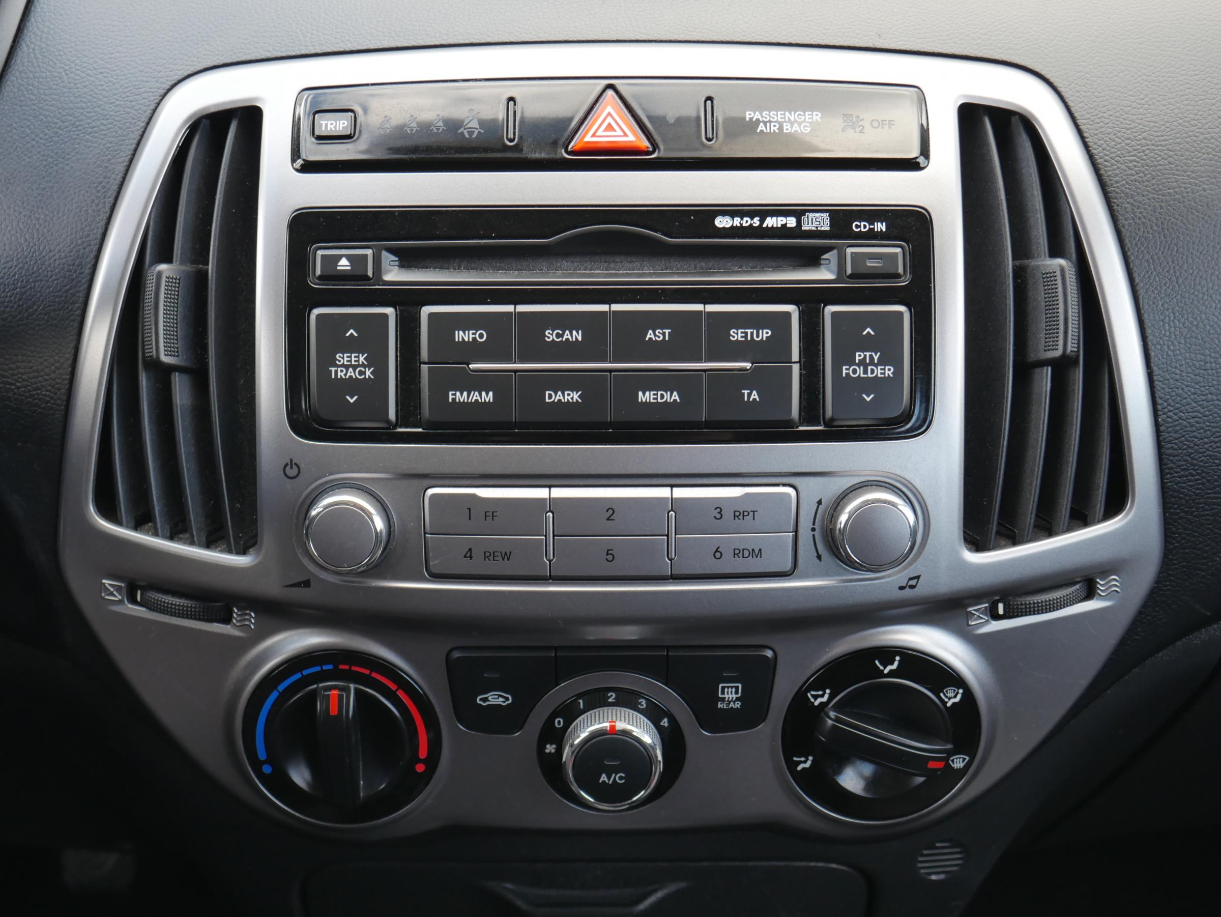 Hyundai i20, 2014 - pohled č. 15