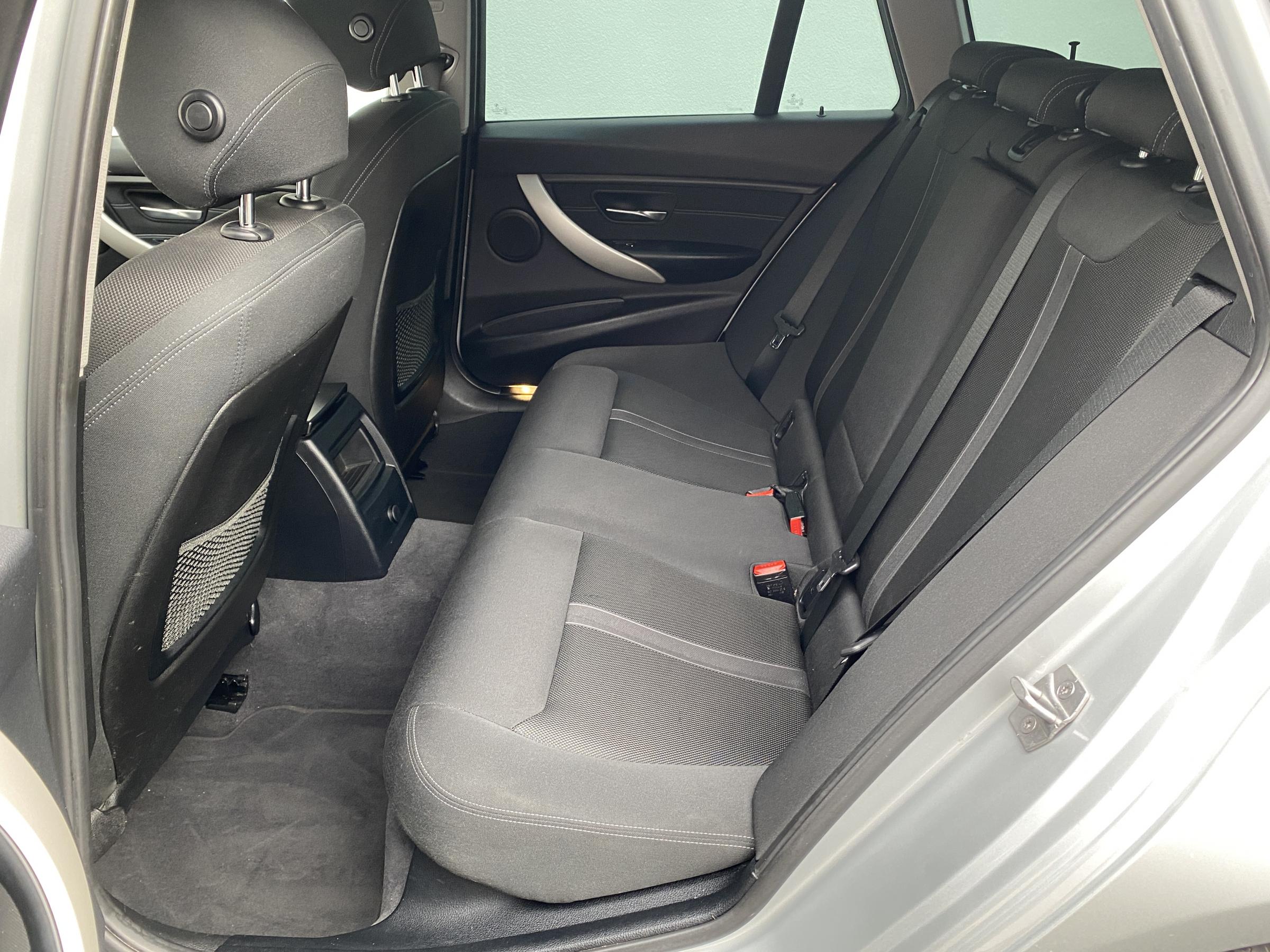 BMW Řada 3, 2016 - pohled č. 10