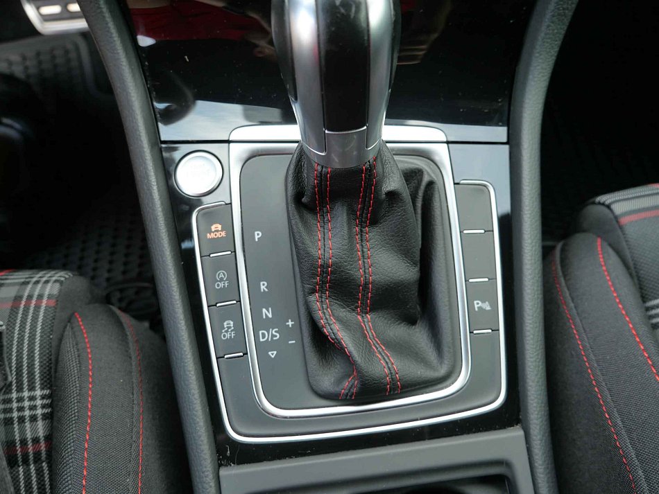 Volkswagen Golf 2.0 TSi GTi