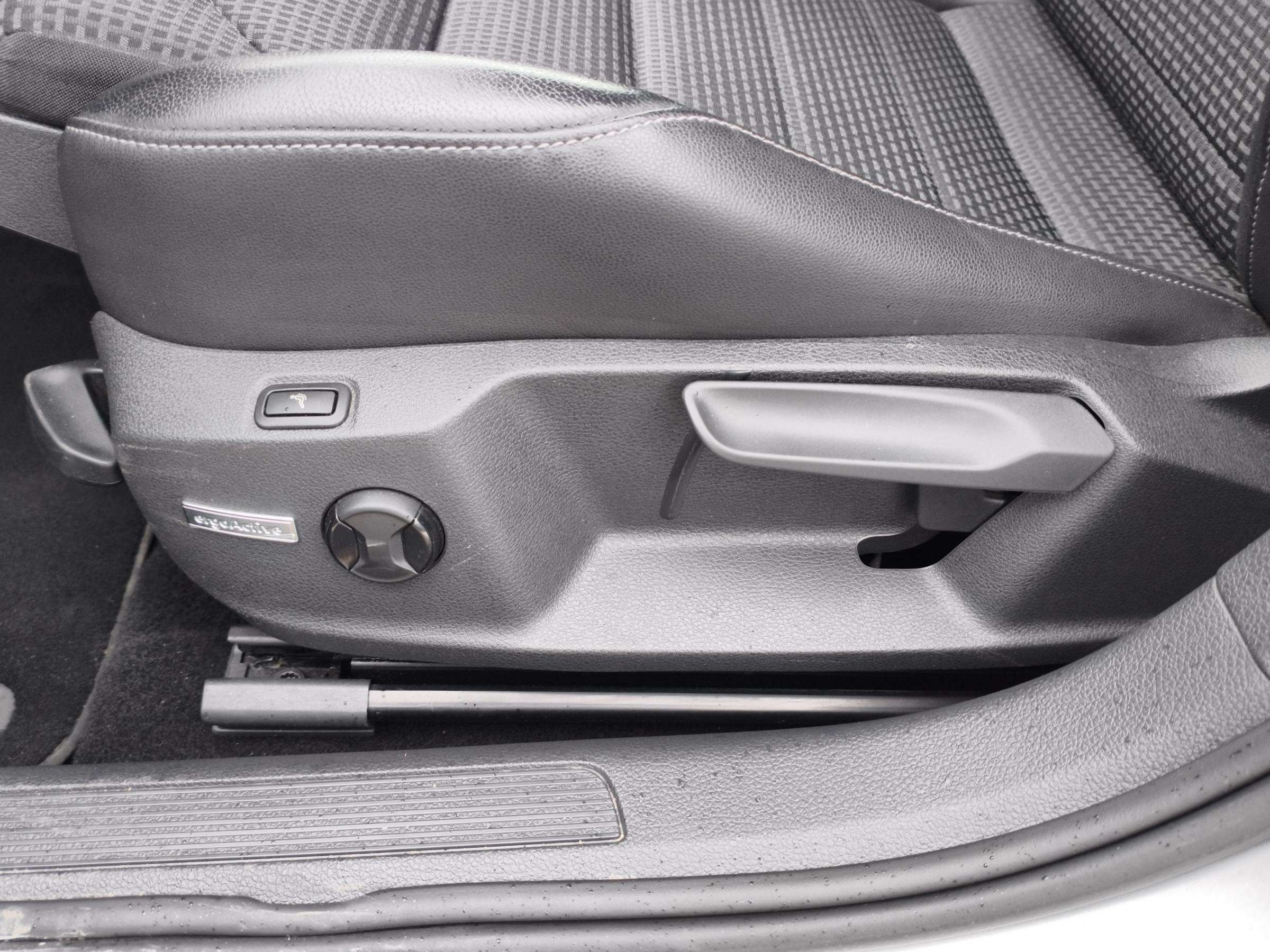 Volkswagen Golf, 2013 - pohled č. 14