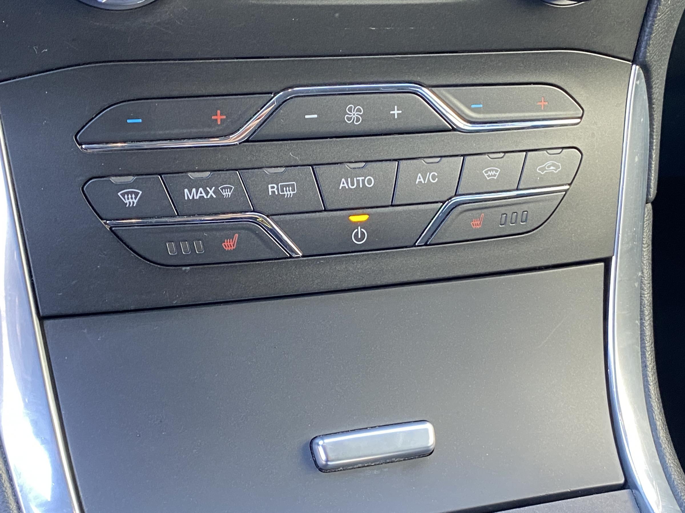 Ford S-MAX, 2019 - pohled č. 17