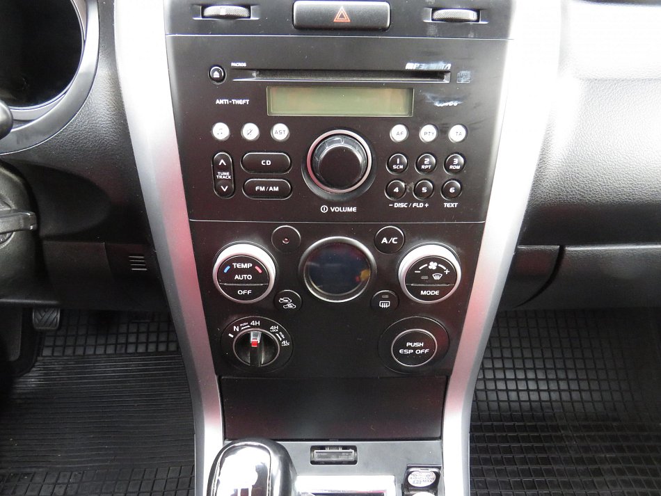 Suzuki Grand Vitara 2.4i  4x4, LPG