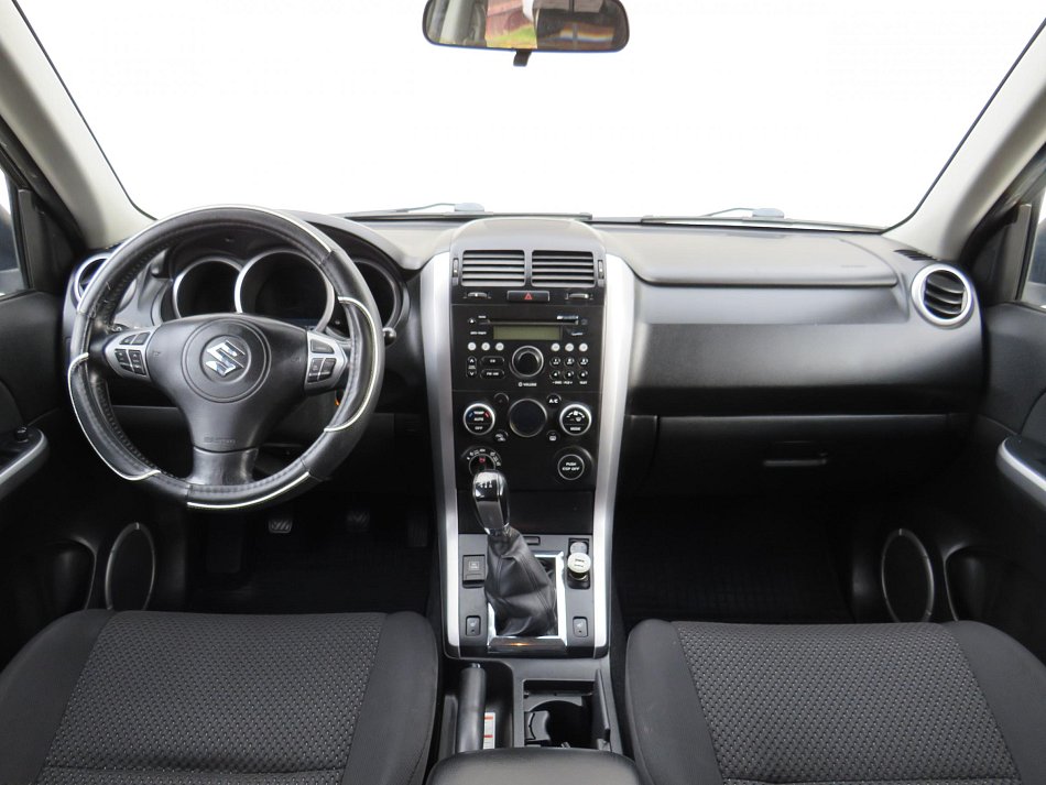 Suzuki Grand Vitara 2.4i  4x4, LPG