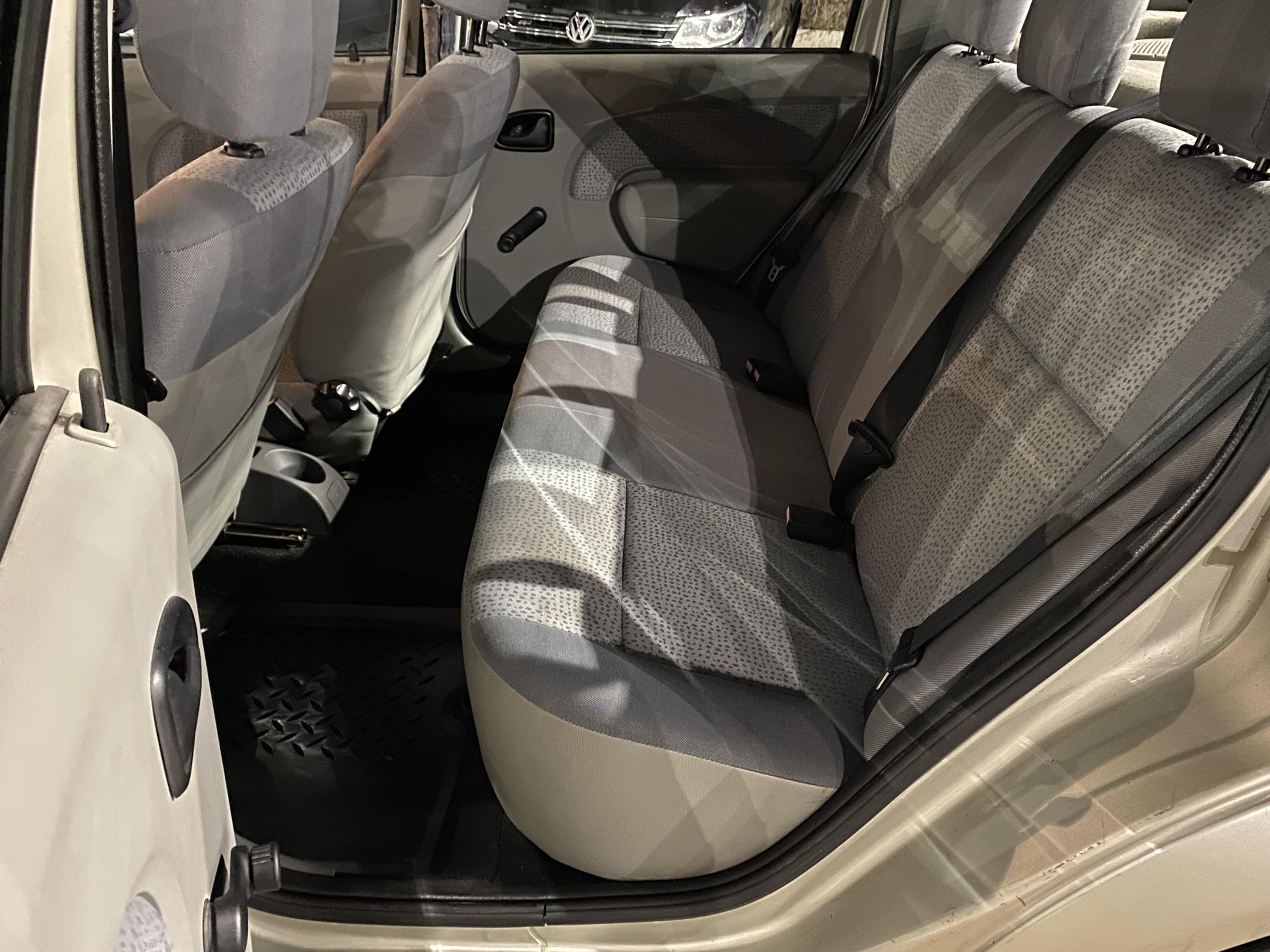 Dacia Logan, 2006 - pohled č. 10