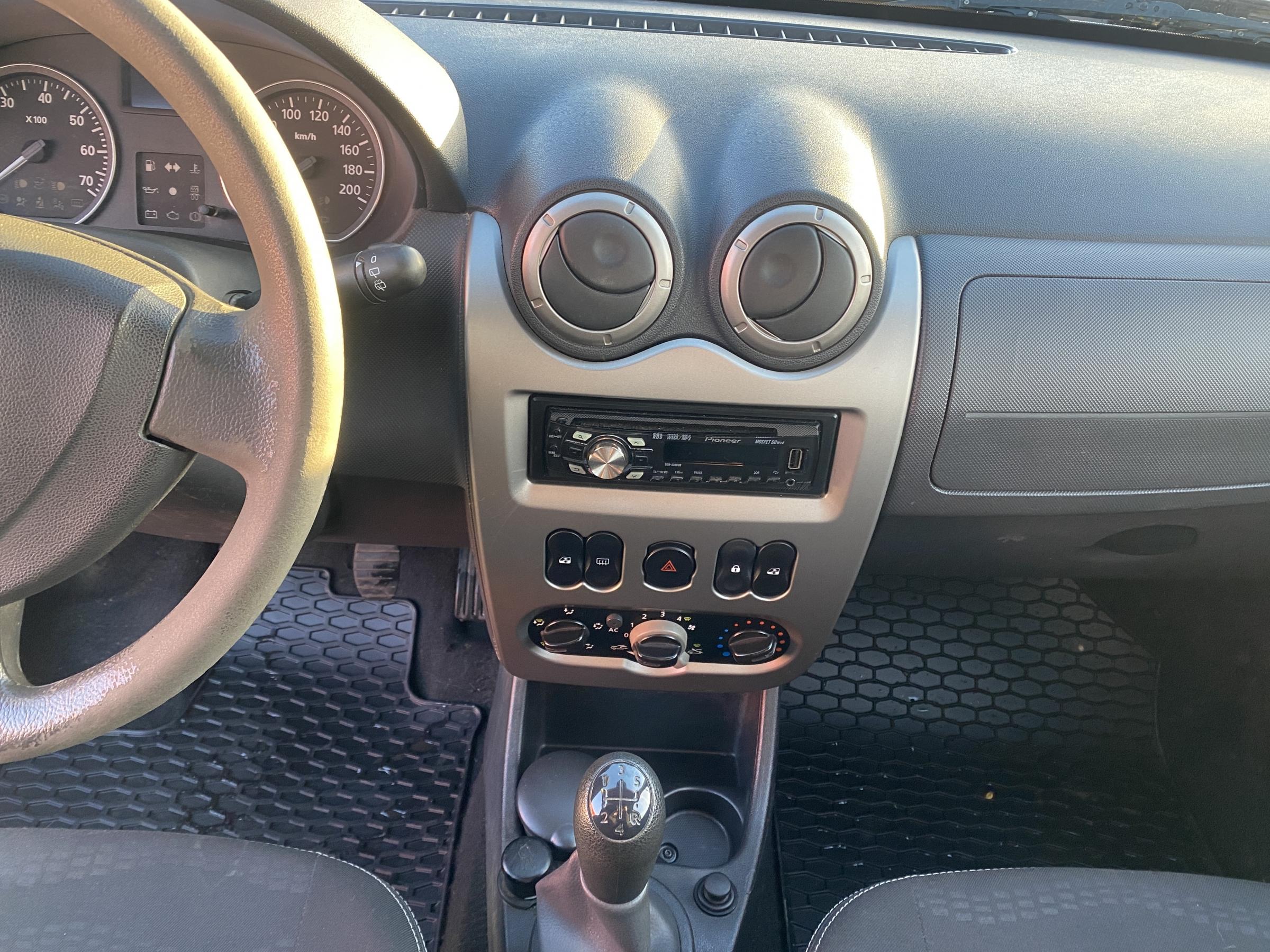 Dacia Sandero, 2011 - pohled č. 12