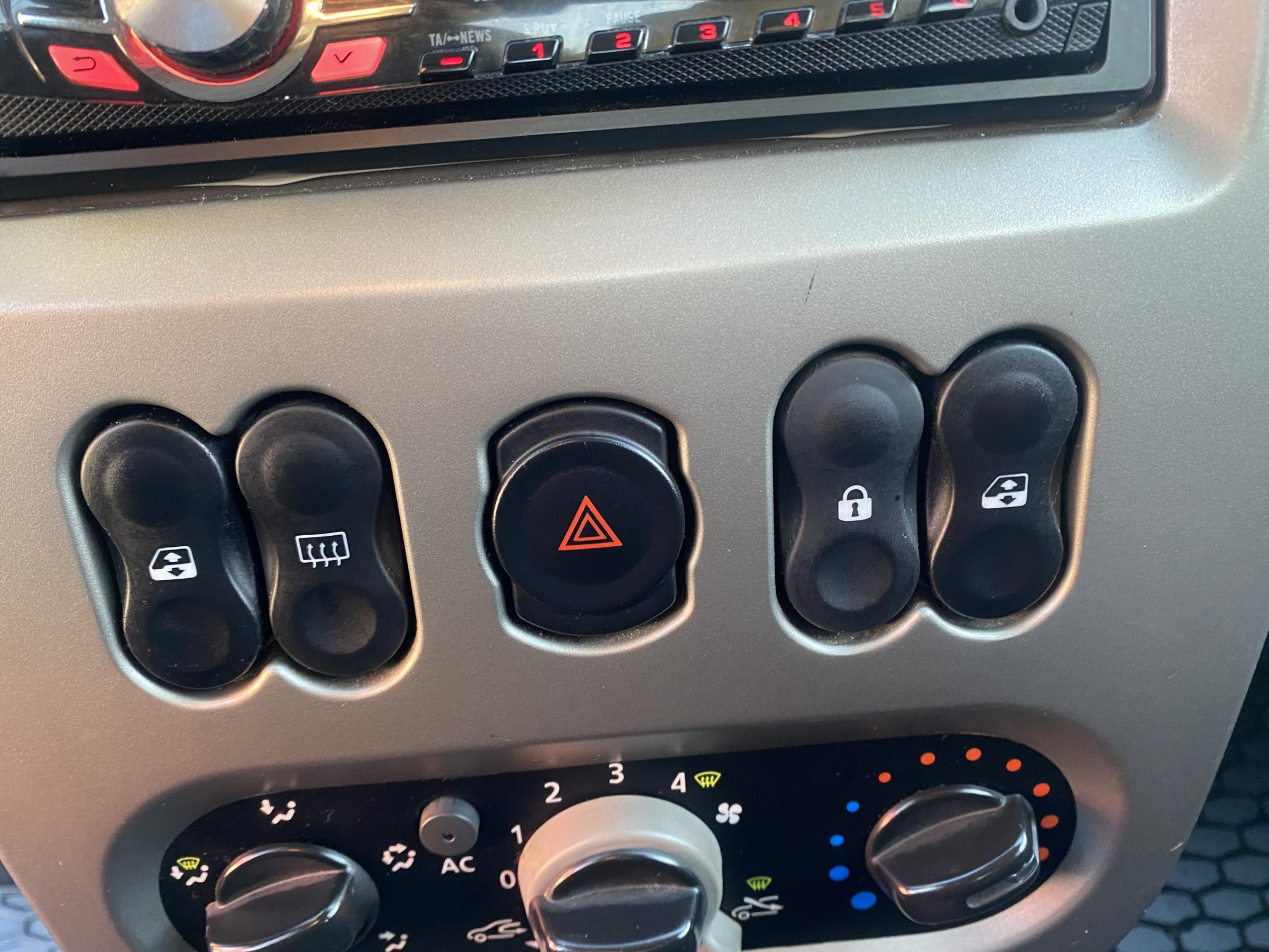 Dacia Sandero, 2011 - pohled č. 15