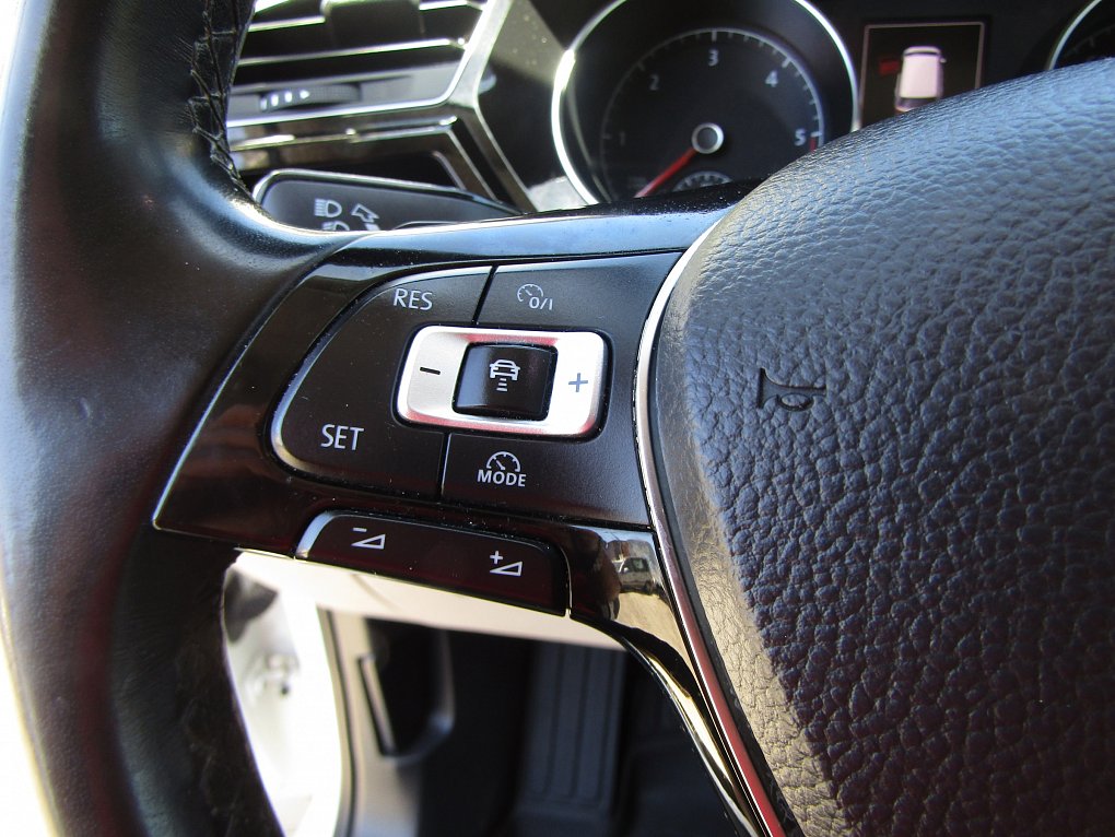 Volkswagen Touran 2.0 TDi 