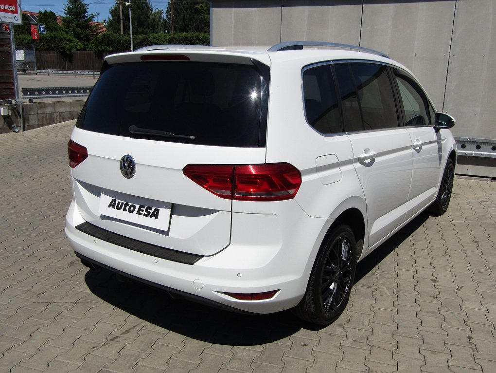 Volkswagen Touran 2.0 TDi 