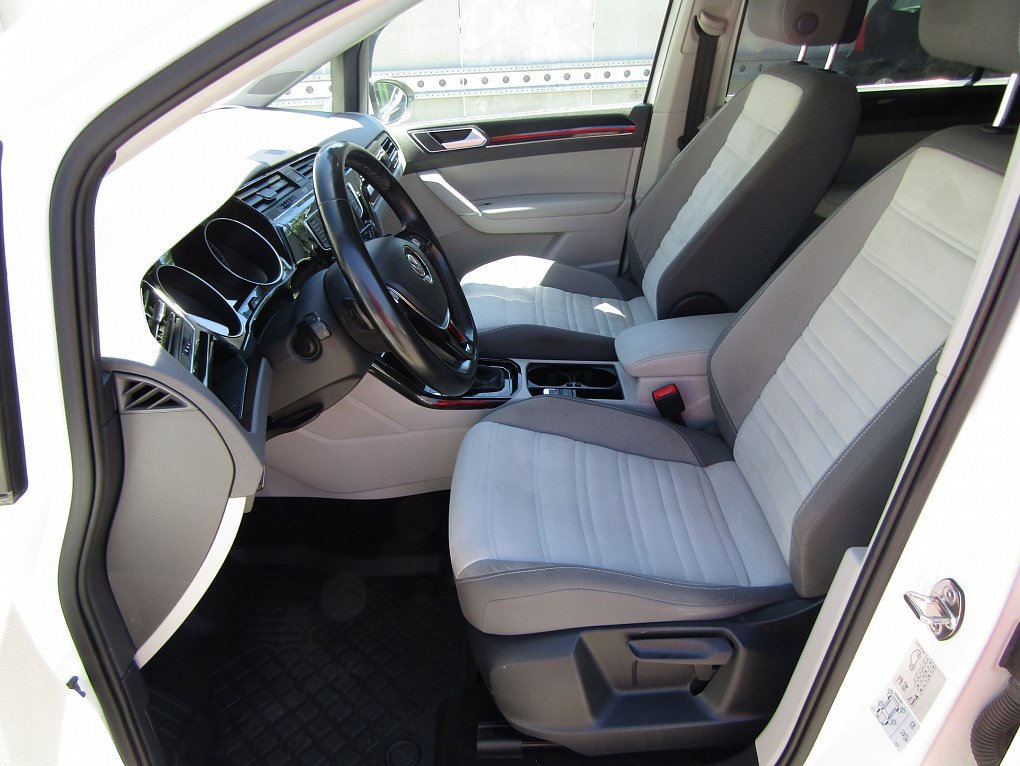 Volkswagen Touran 2.0 TDi 